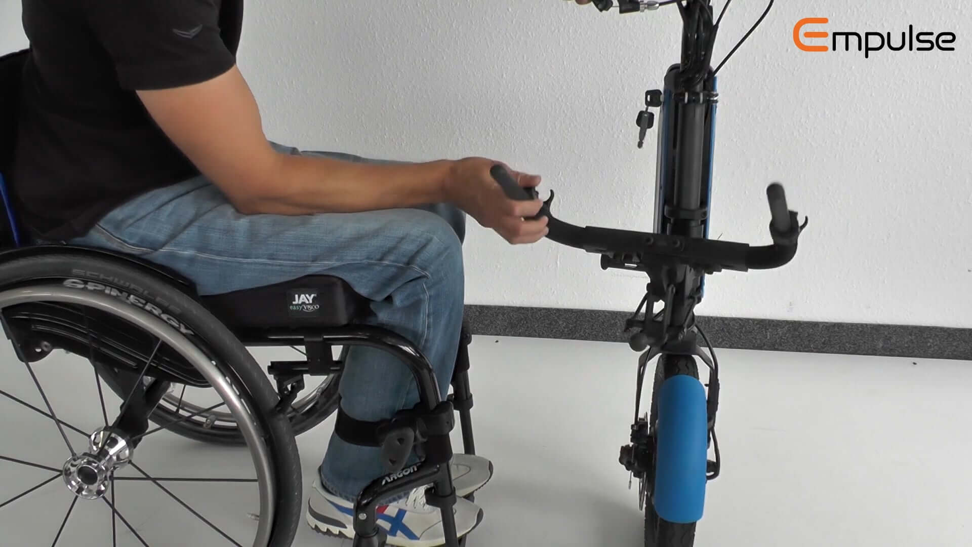 EMPULSE F55 | Hilfsrahmen hochklappen Miniaturansicht